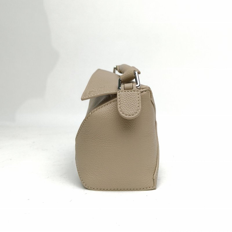 LOEWE Puzzle18幾何包迷你MINI淺灰色牛皮肩背包-1