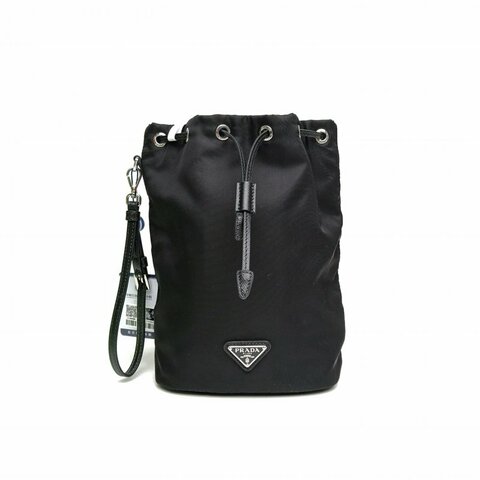 PRADA 黑色尼龍抽繩水桶手拿包肩背包
