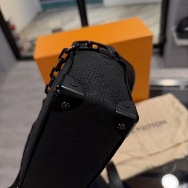 近新品🌟Louis Vuitton LV Mini Soft Trunk 黑色壓紋皮革｜Classic Trend CT精品｜台北東區實體-5