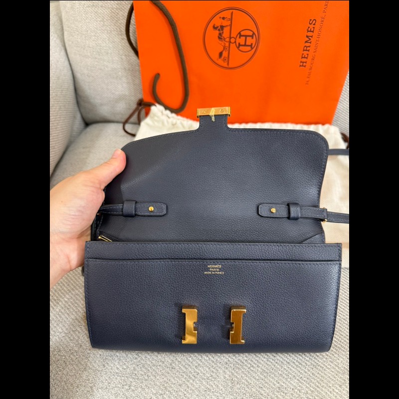 Hermes constance to go 夜晚藍金扣-15