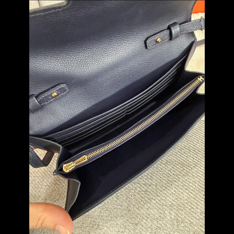 Hermes constance to go 夜晚藍金扣-18