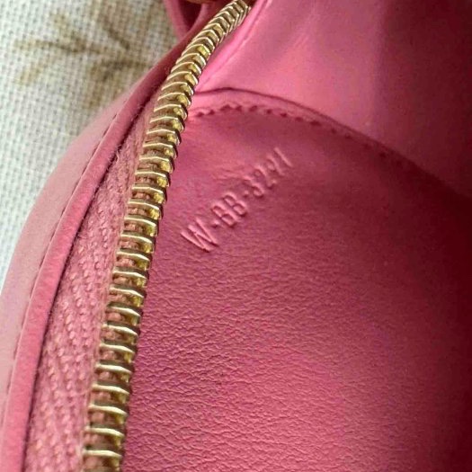 Celine粉紅馬卡龍小圓餅斜背包-6