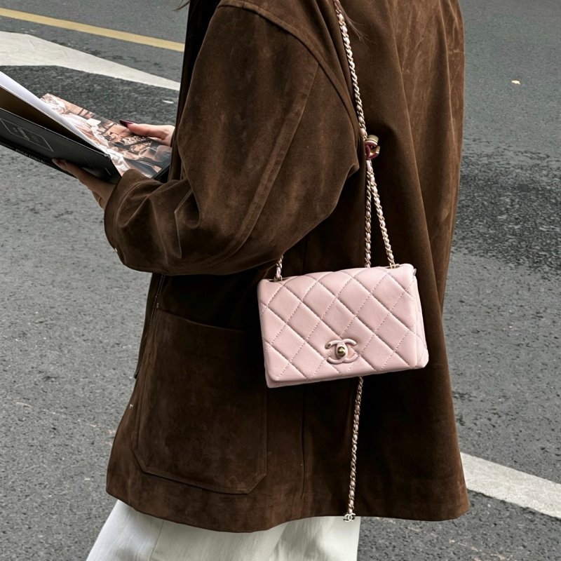 CHANEL 24A粉金琺瑯扣可調節 鏈條方胖子肩背斜背包 19*12*7 98新配件塵袋-1