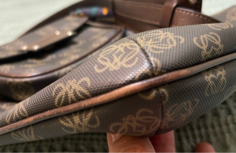 LOEWE 中性斜背包-3