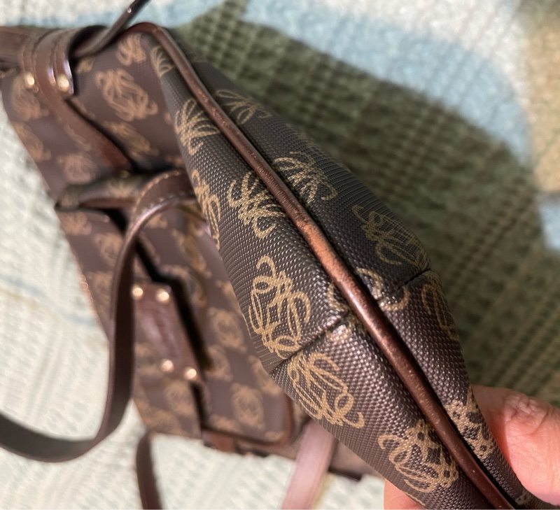 LOEWE 中性斜背包-4