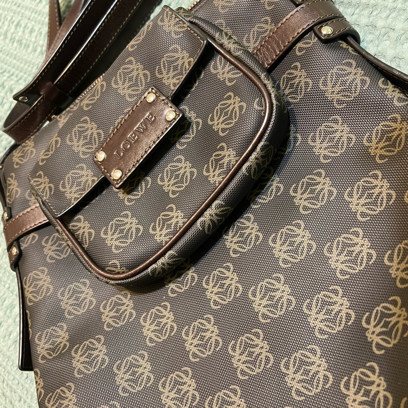 LOEWE 中性斜背包-5