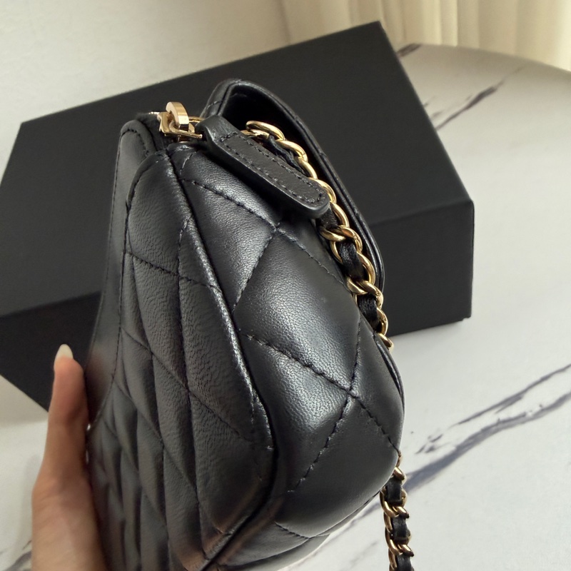 Chanel 雙層斜背包🖤-6