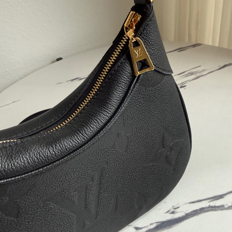 lv 黑壓紋半月腋下包 買不到了-2