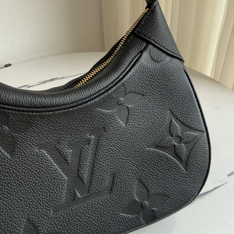 lv 黑壓紋半月腋下包 買不到了-4