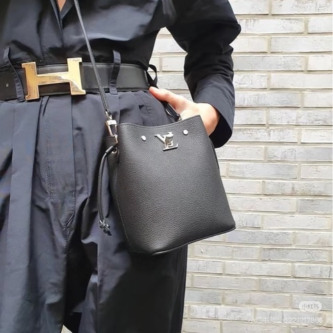 路易威登/Louis Vuitton 黑色牛皮水桶包 芯片款 🈚附件