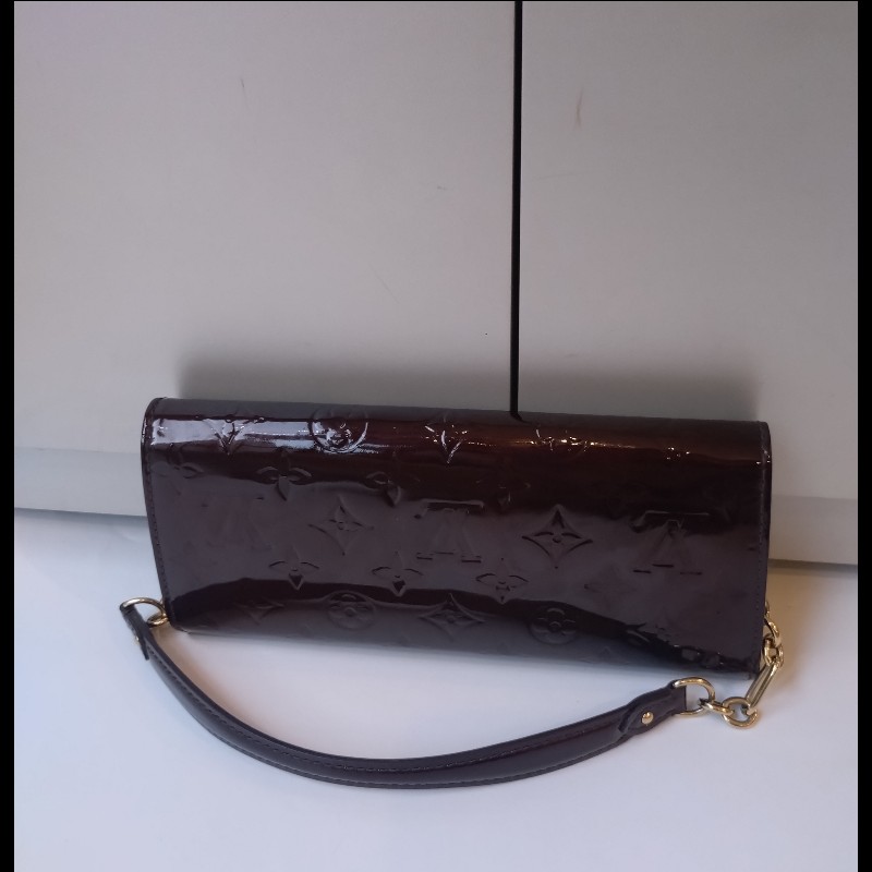 LV 金鍊咖紅亮皮vernis 腋下包-4