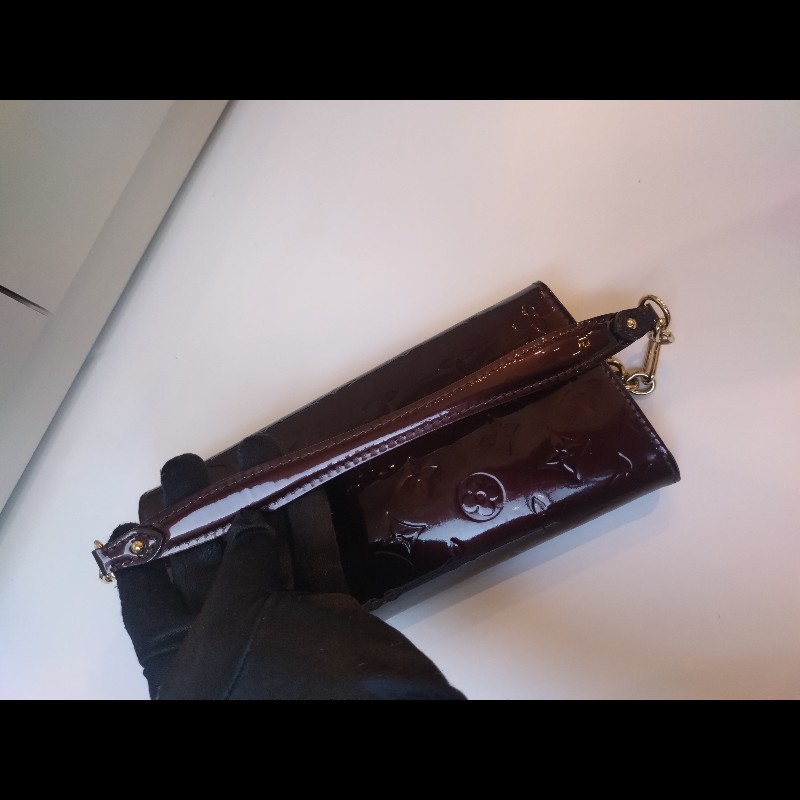 LV 金鍊咖紅亮皮vernis 腋下包-8