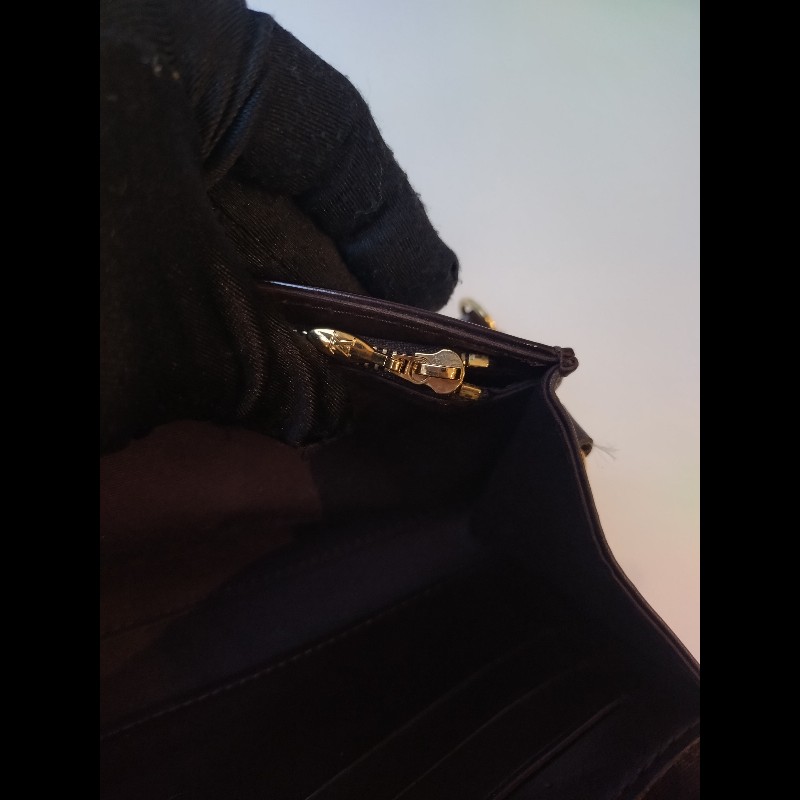 LV 金鍊咖紅亮皮vernis 腋下包-21