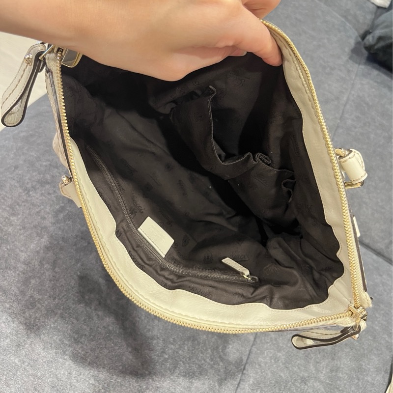 Gucci兩用包、有附揹袋、可手提也可肩背-2