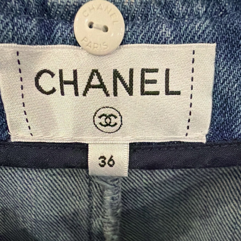 Chanel 大絲巾+牛仔褲 稀缺款👖時髦穿搭公式😻-18