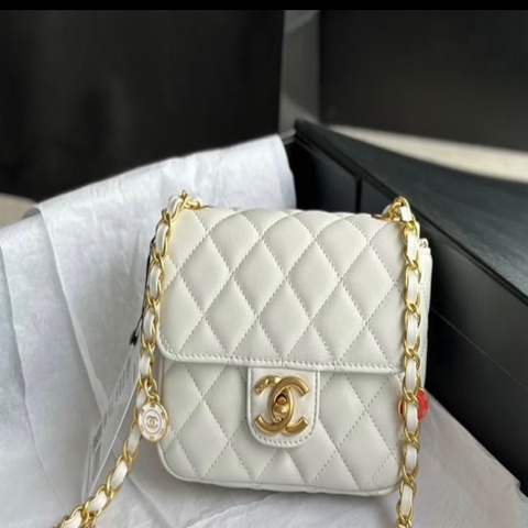 Chanel 籌碼口蓋包 白色