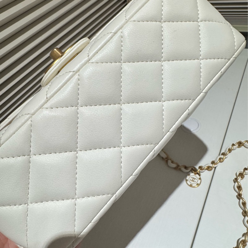 Chanel 籌碼口蓋包 白色-9