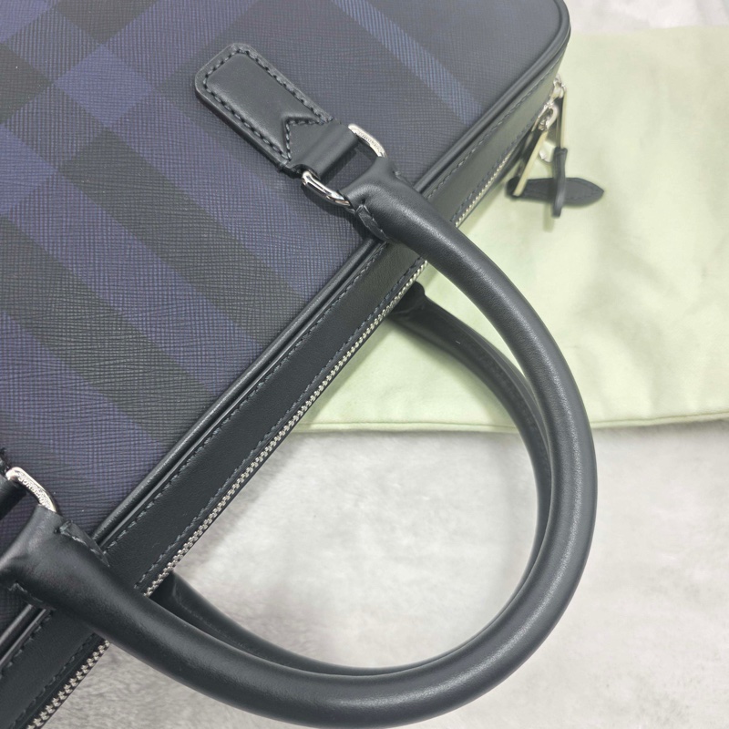 閒置新Burberry博柏利 可拆可调式肩背带拉链开合 小牛皮饰边 单肩斜挎手提包公文包 男款-8