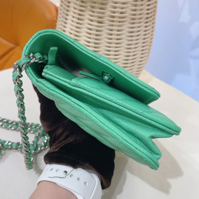 香奈兒薄荷綠V紋 woc鏈條包-4