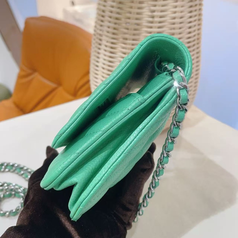 香奈兒薄荷綠V紋 woc鏈條包-5