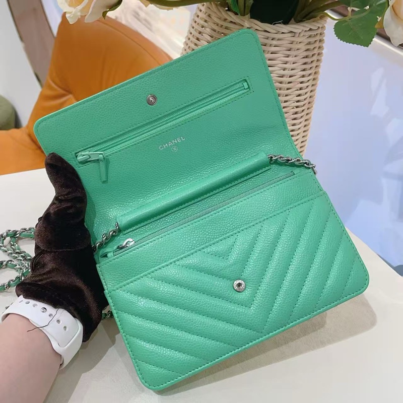 香奈兒薄荷綠V紋 woc鏈條包-6