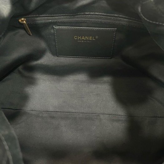 東區正精品㊣CHANEL AS5967 HOBO 26最新款近全新香奈兒黑色小牛皮金色皮穿鍊帶流浪包肩背包大款 RZ6395-13