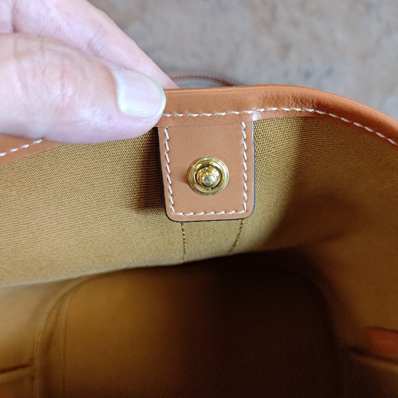 CELINE BUCKET 小型 Triomphe 老花帆布小牛皮肩背水桶包-8