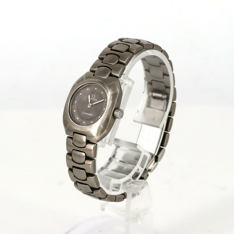 歐米茄海馬系列北極星TI石英錶-1