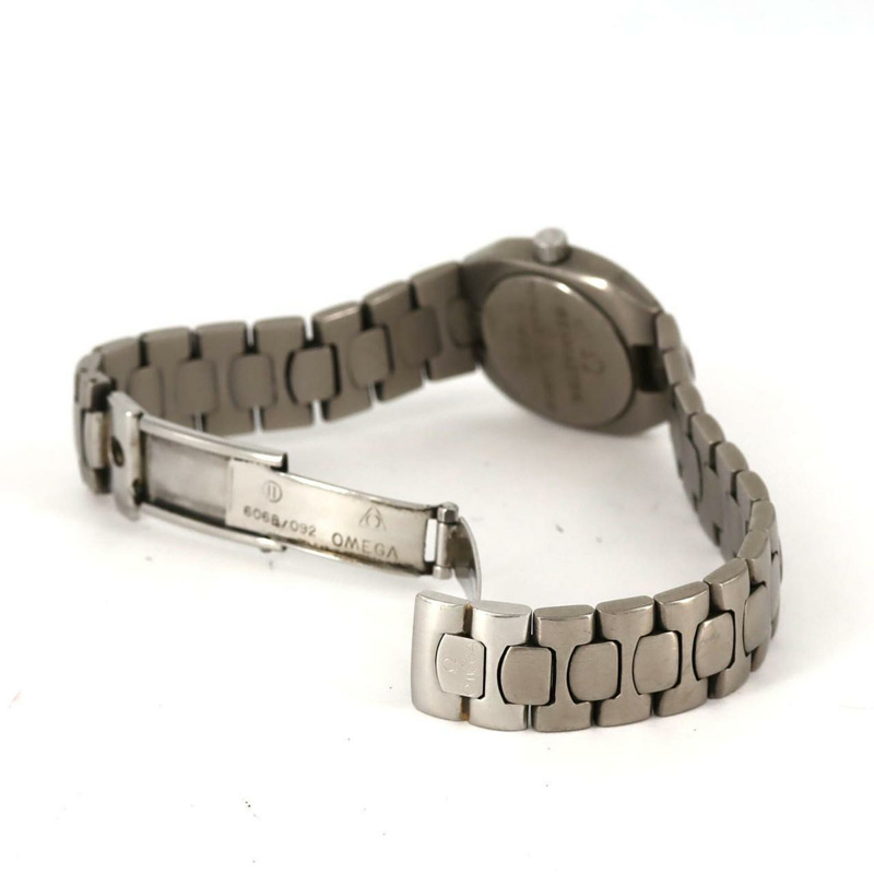 歐米茄海馬系列北極星TI石英錶-5