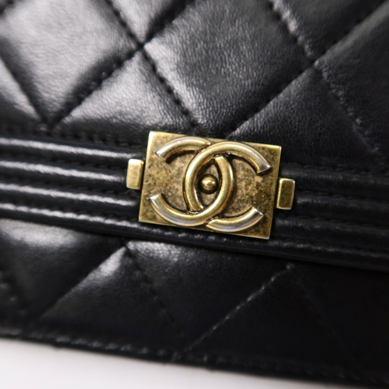 CHANEL 羊皮皮革Boy Woc鏈帶肩背袋-6