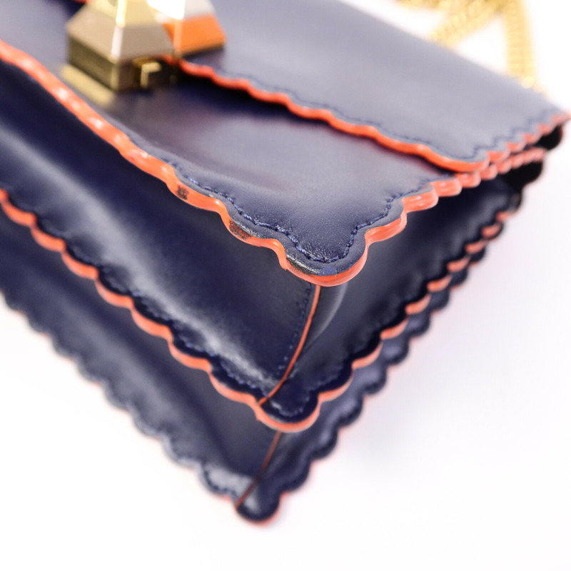 FENDI 牛皮皮革Kan I Small鏈帶肩背袋-10