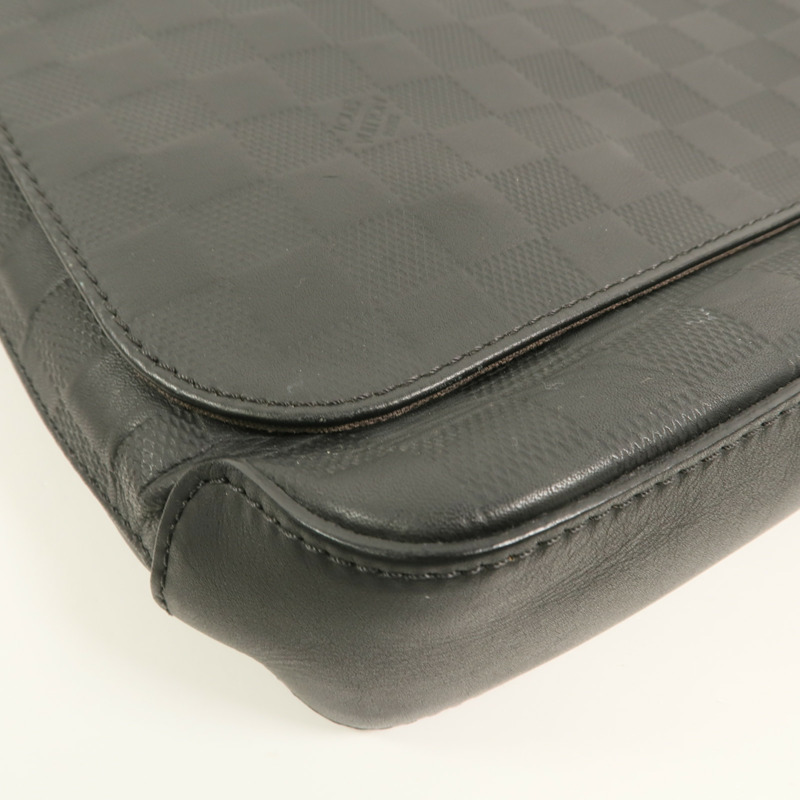 LOUIS VUITTON Monogram Eclipse District PM肩背袋-12