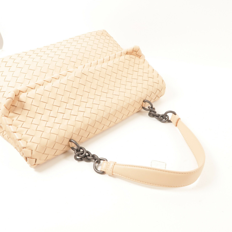 BOTTEGA VENETA 羊皮皮革Intrecciato Olimpia鏈帶肩背袋-8