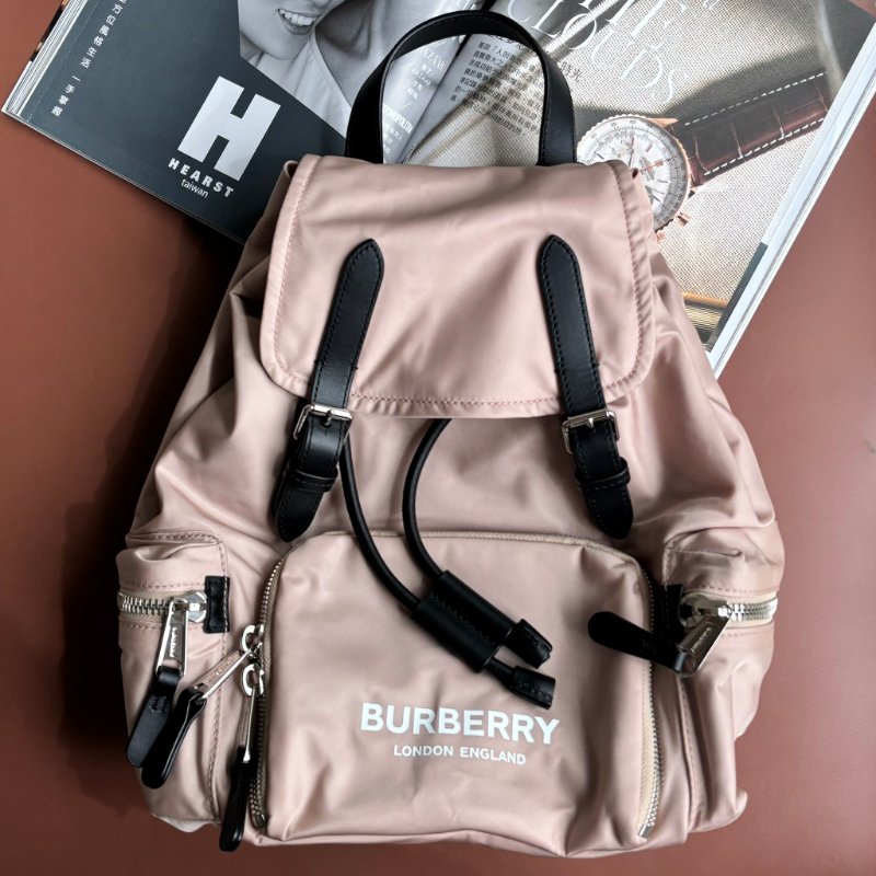 ::BURBERRY::白色字母LOGO尼龍扣式束口後背包(粉)-0