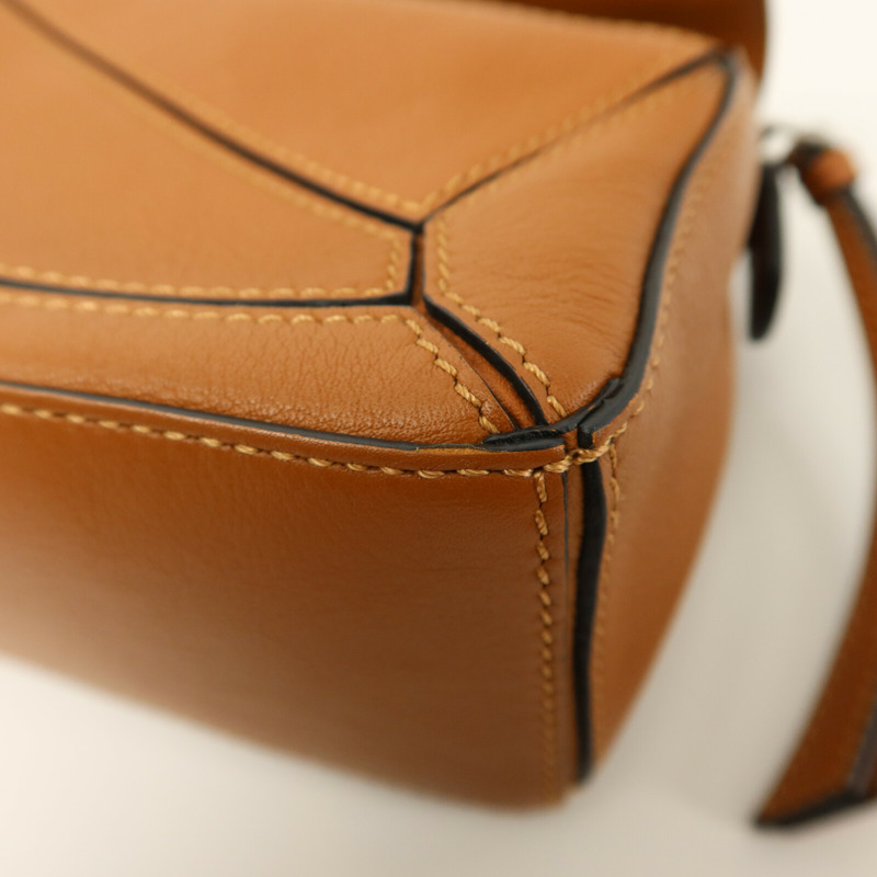 LOEWE 牛皮皮革Mini Puzzle手挽肩背兩用袋-11