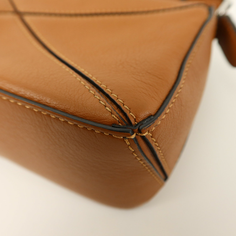 LOEWE 牛皮皮革Mini Puzzle手挽肩背兩用袋-13