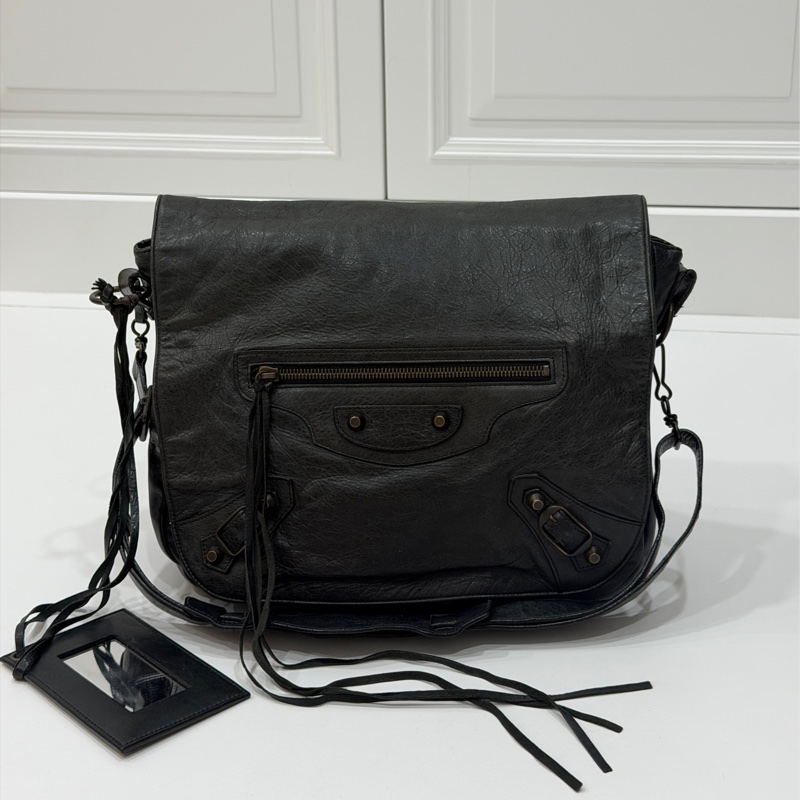 Balenciaga 巴黎世家 NeoFolk 黑色 郵差包 斜背包 肩背包 側背包 手提包-1