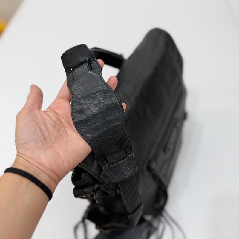 Balenciaga 巴黎世家 NeoFolk 黑色 郵差包 斜背包 肩背包 側背包 手提包-26