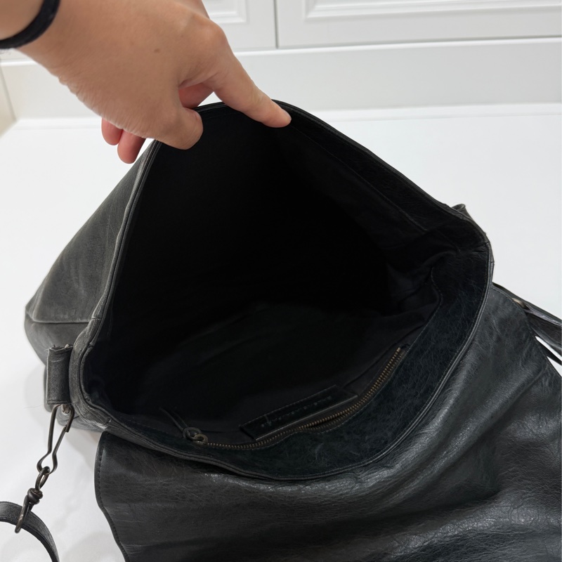 Balenciaga 巴黎世家 NeoFolk 黑色 郵差包 斜背包 肩背包 側背包 手提包-28