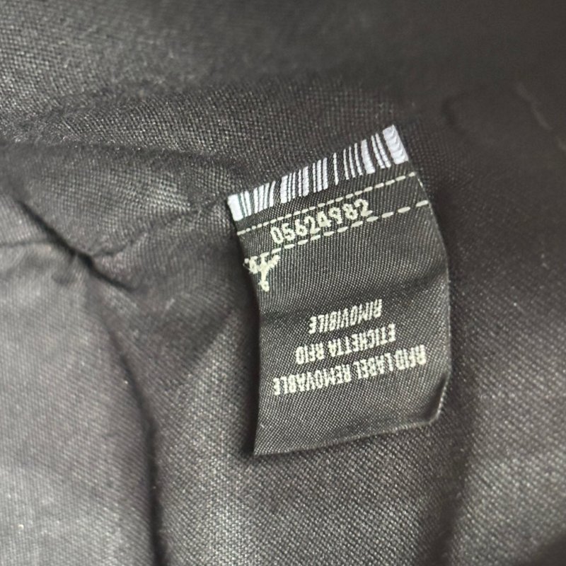 ::FENDI::經典FF Logo 咖啡黑色壓紋斜背相機包-28
