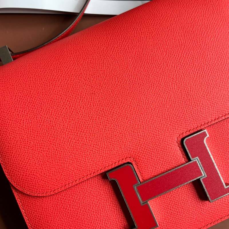 ::HERMES:: 愛馬仕 桃粉色銀邊琺瑯釦康康24 Constance 24-1