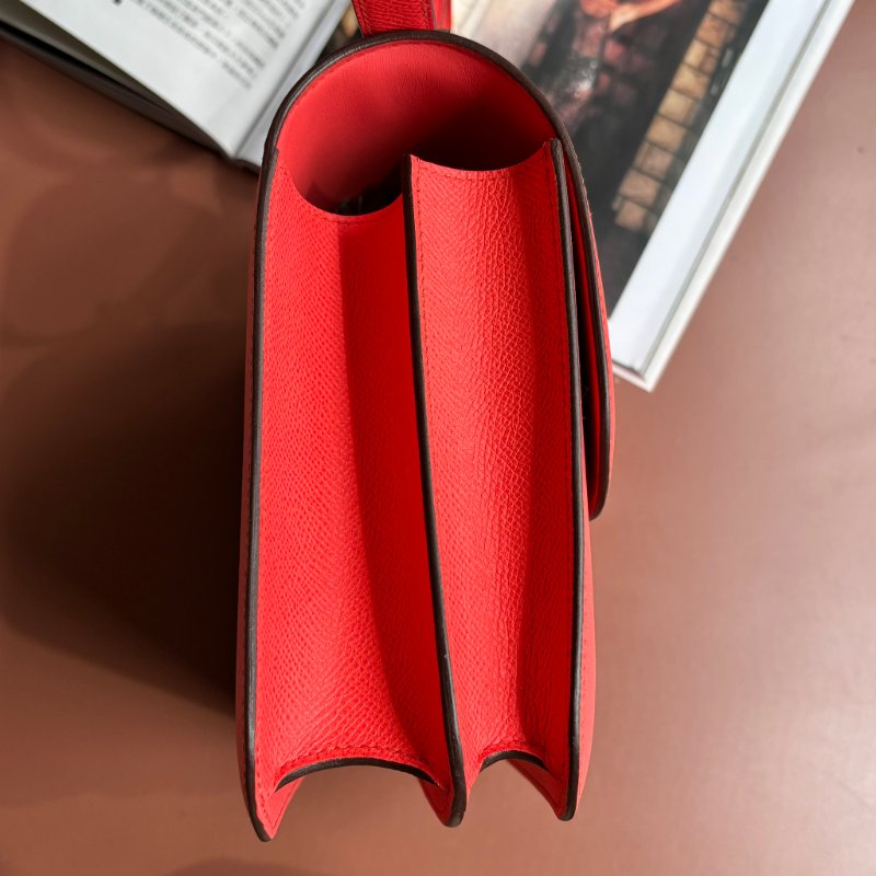 ::HERMES:: 愛馬仕 桃粉色銀邊琺瑯釦康康24 Constance 24-13