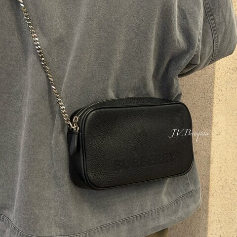 JS1332-Burberry 黑牛皮壓紋logo相機包