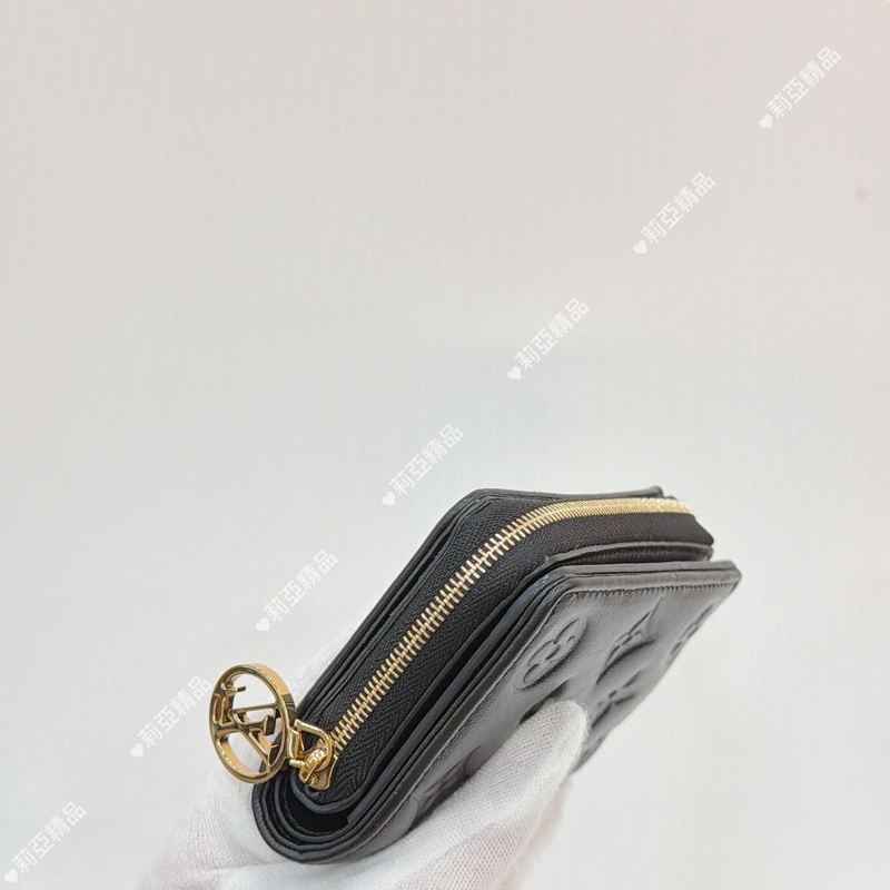 莉亞精品♡ LV M81599 LOU小羊皮壓紋錢包 二手-8