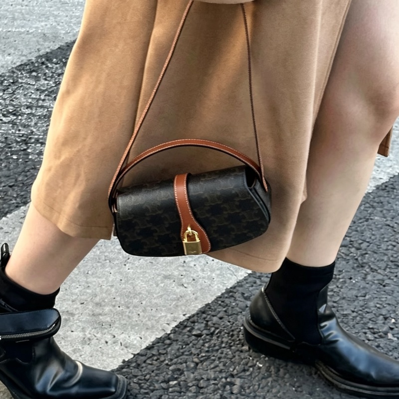 CELINE賽琳Tabou系列凱旋門老花鎖頭腋下包法棍包🥖🥖-3