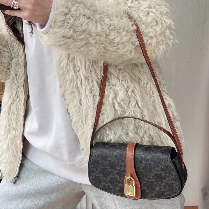 CELINE賽琳Tabou系列凱旋門老花鎖頭腋下包法棍包🥖🥖-5