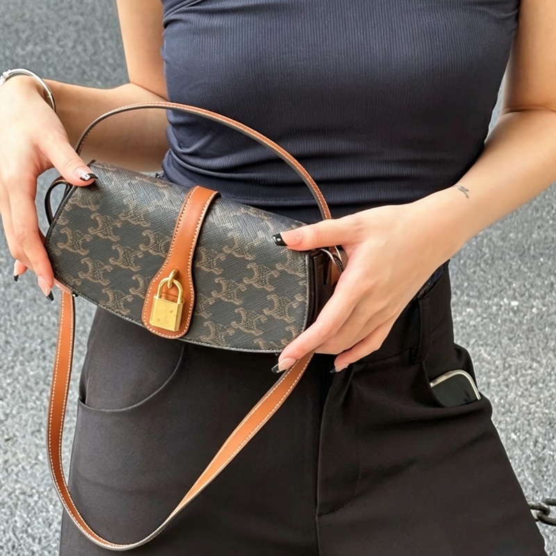 CELINE賽琳Tabou系列凱旋門老花鎖頭腋下包法棍包🥖🥖-6