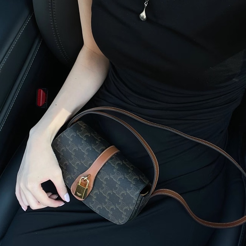 CELINE賽琳Tabou系列凱旋門老花鎖頭腋下包法棍包🥖🥖-9