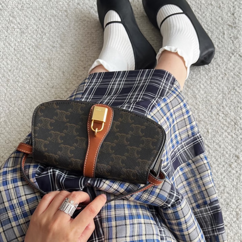 CELINE賽琳Tabou系列凱旋門老花鎖頭腋下包法棍包🥖🥖-20