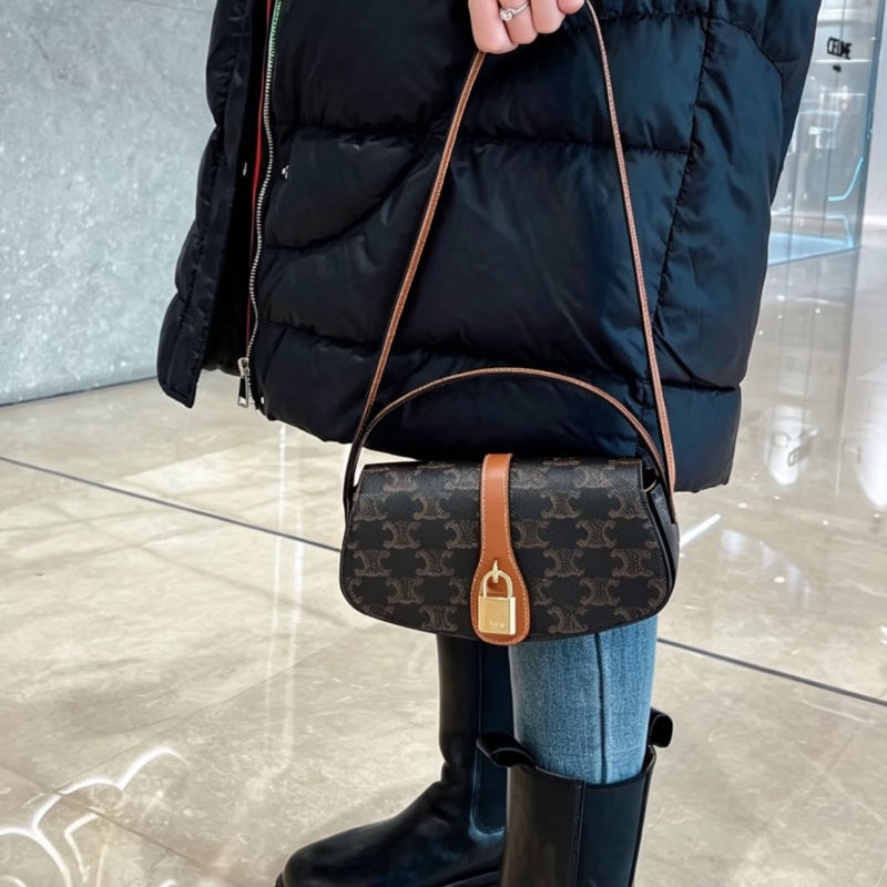 CELINE賽琳Tabou系列凱旋門老花鎖頭腋下包法棍包🥖🥖-25